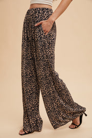 Lounge Around Leopard Pant